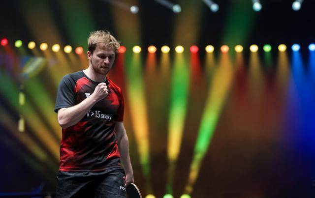 坚持不懈的 坚持不懈的